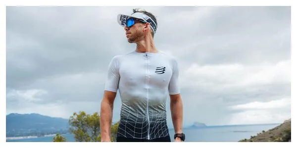 compressport tri postural aero short sleeve top in black and white